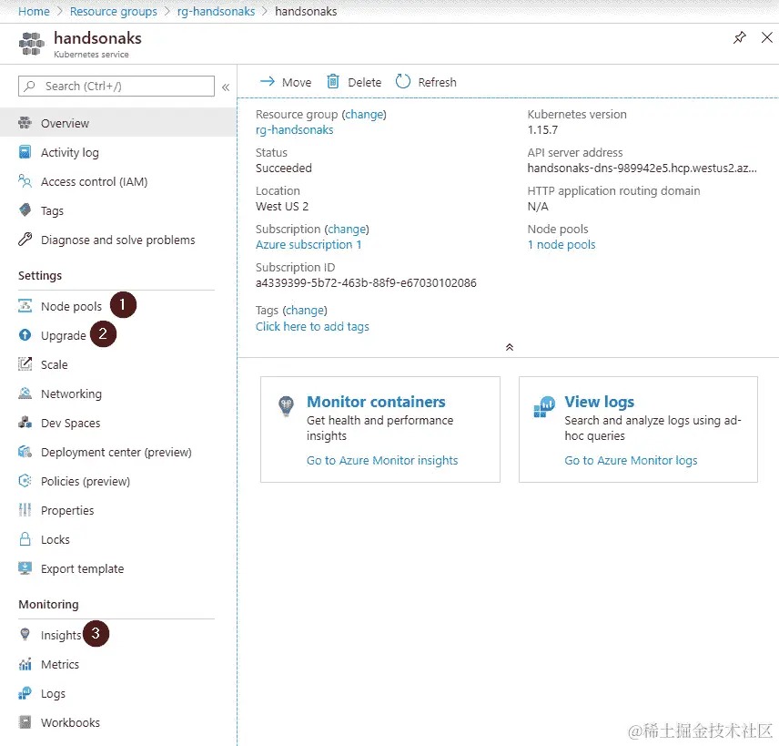 Azure 门户中 AKS 标签页的概述选项卡显示已部署集群的详细信息。在左侧窗格中，有诸如概述、节点池、升级和洞察等有用的选项卡。