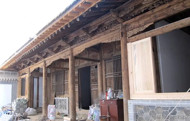 在这里插入图片描述