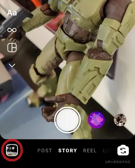 按下 Instagram 相机底部的图库按钮