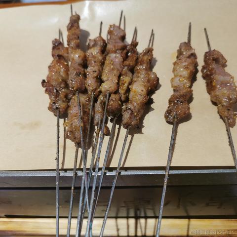 从符合于2022-11-26 08:15发布的图片