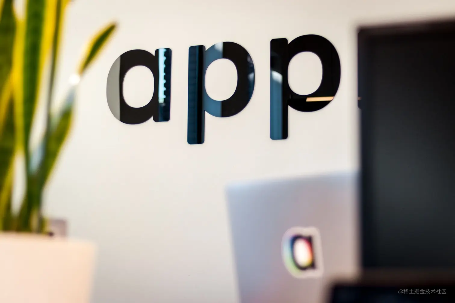 企业钟情于混合App开发，小程序容器技术能让效率提升100%