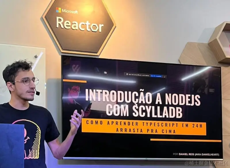 我在 CityJS 舞台上讲话