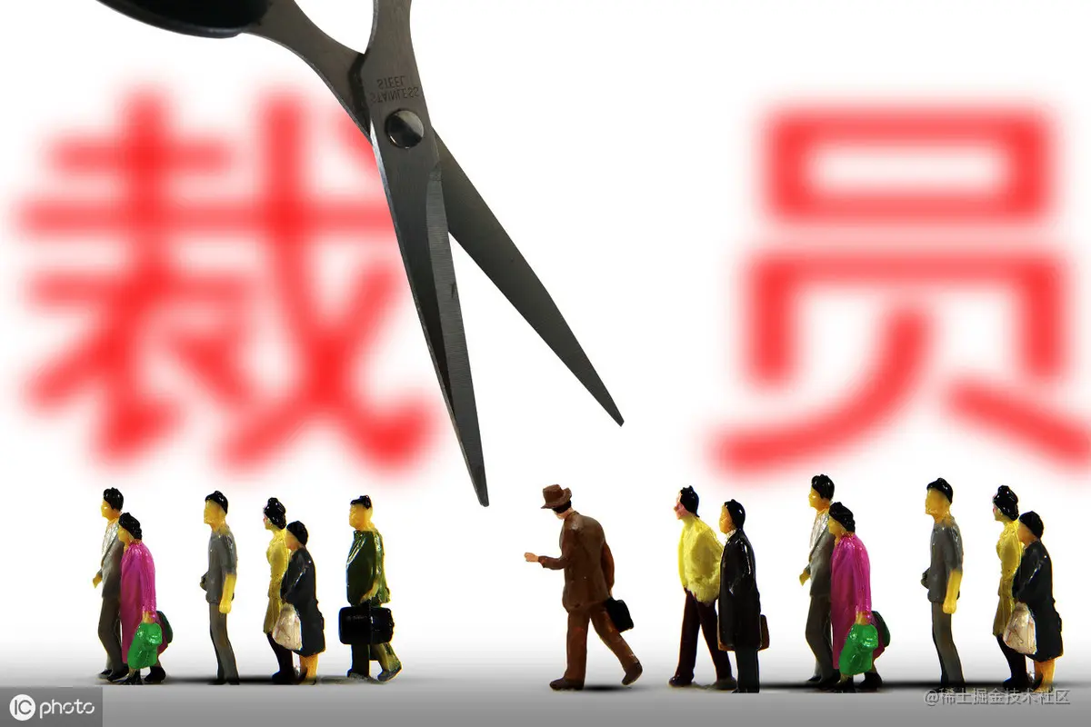 不想被裁，员工主动倒贴6个月工资给领导被拒，网友：活得真卑微