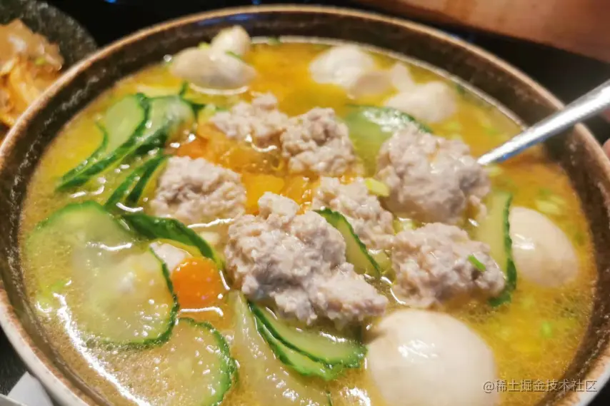 蘑菇番茄黄瓜肉丸汤