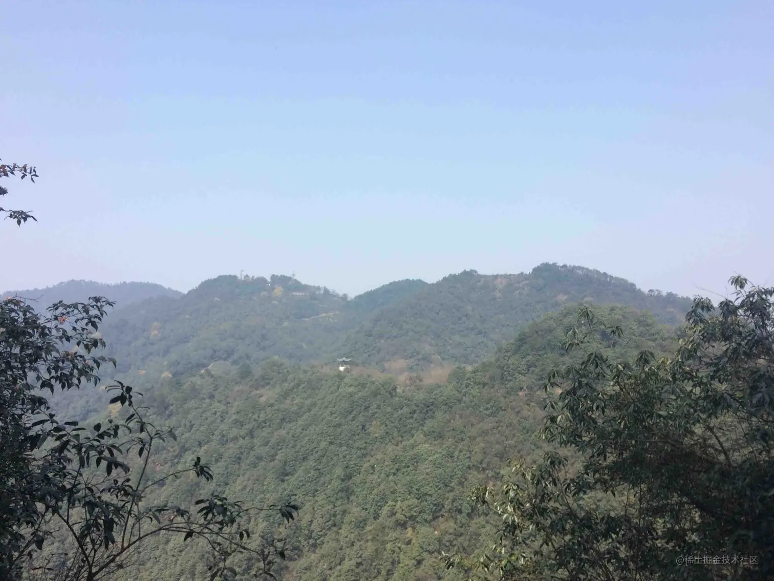 这里写图片描述