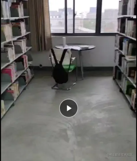 当时因为没有位置在大冬天的图书馆里看书