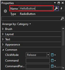 RadioButton 控件的“属性”窗口的屏幕截图。Name 属性的值已更改为“HelloButton”。