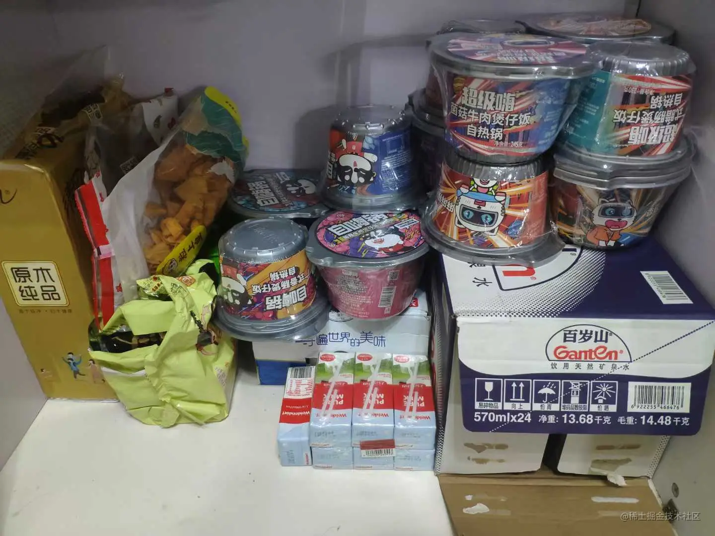 春节生怕饿死，囤的食物