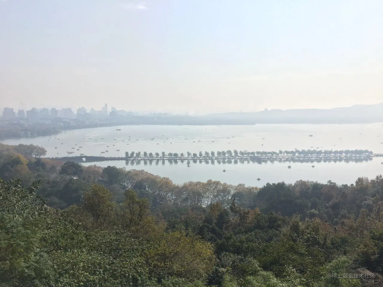 这里写图片描述