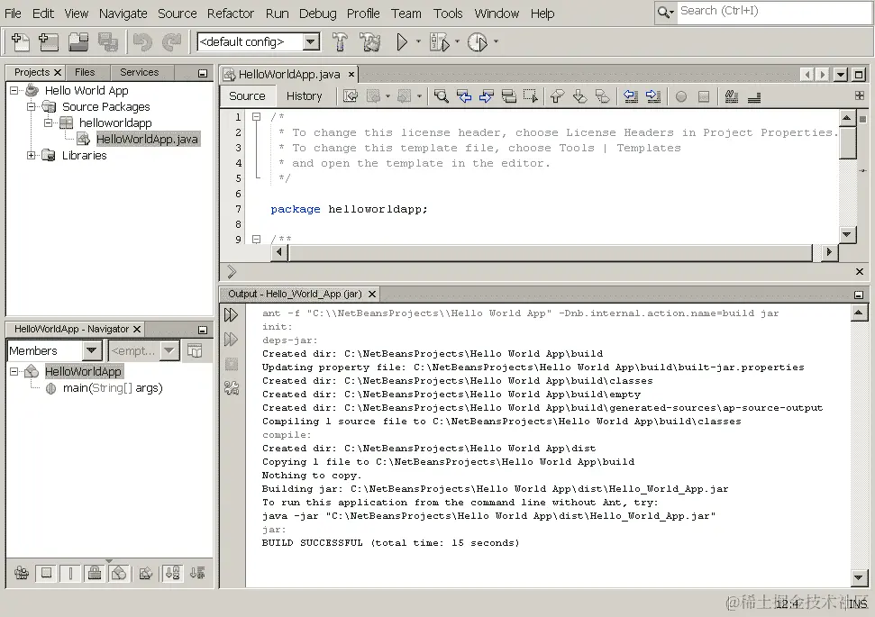 输出窗口显示 HelloWorld 项目构建的结果。
