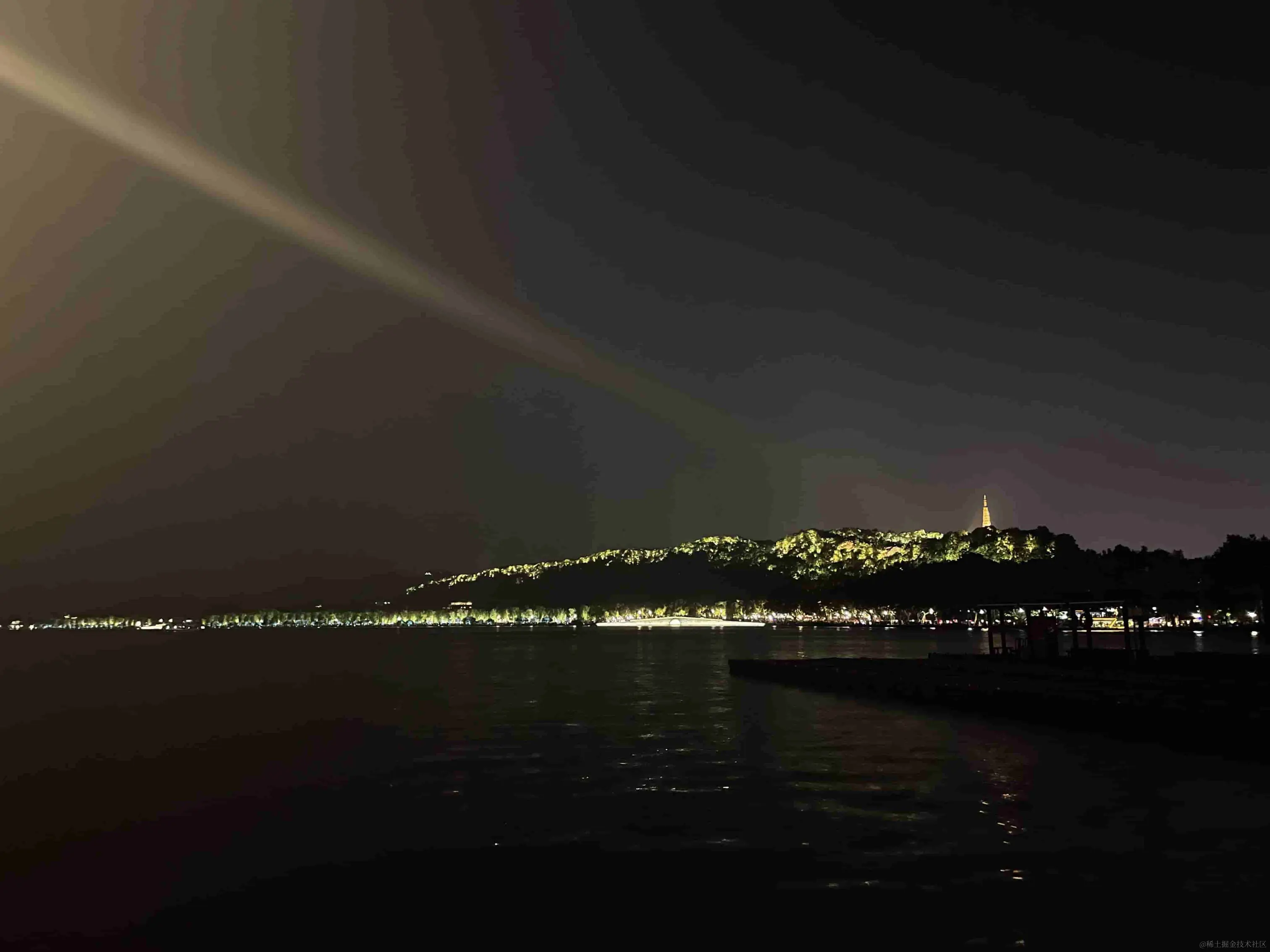 半夜的西湖