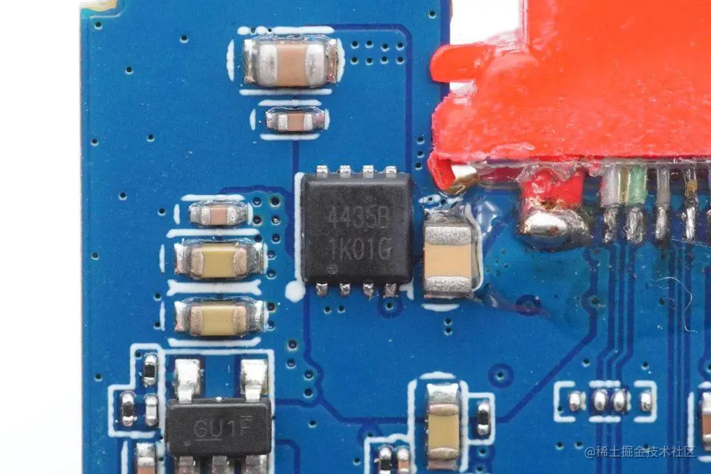 拆解报告：UGREEN绿联8K USB4多功能扩展坞CM500-充电头网