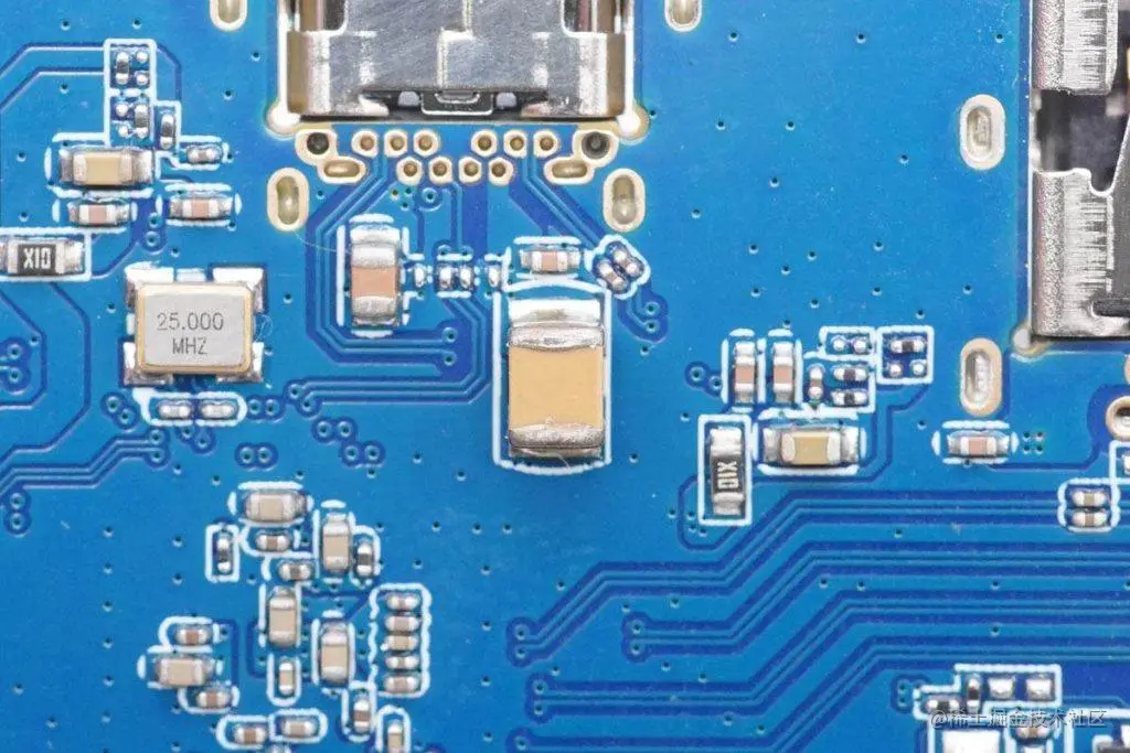 拆解报告：UGREEN绿联8K USB4多功能扩展坞CM500-充电头网