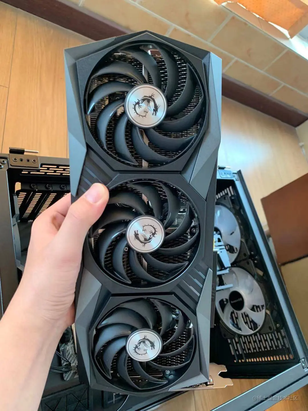 微星魔龙RTX3070正面