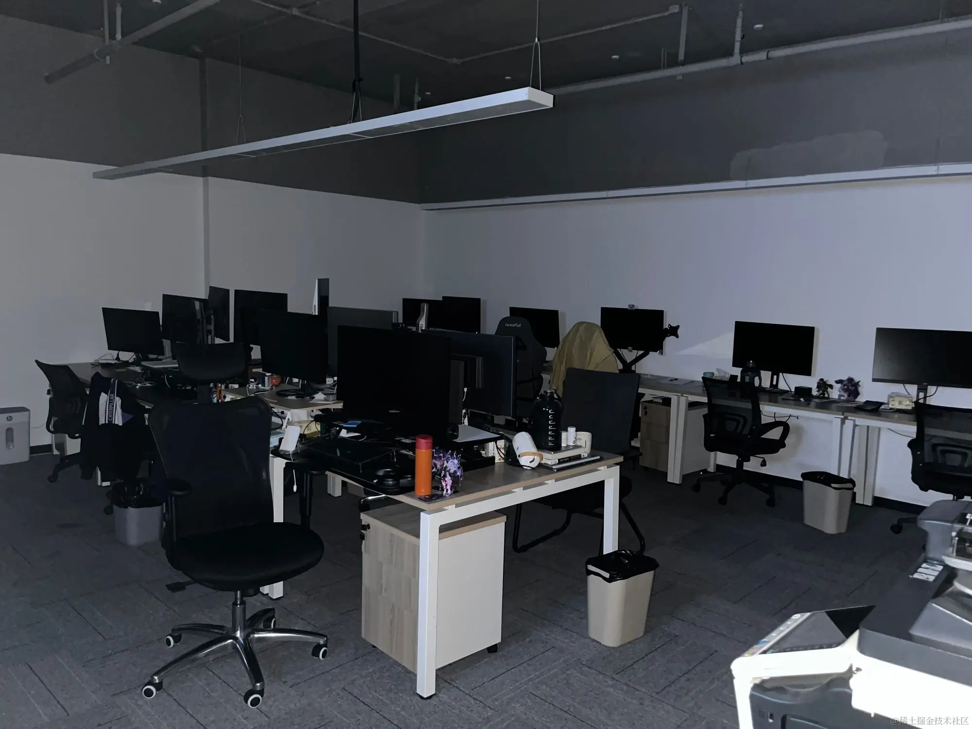 纪念一下奋斗的工位