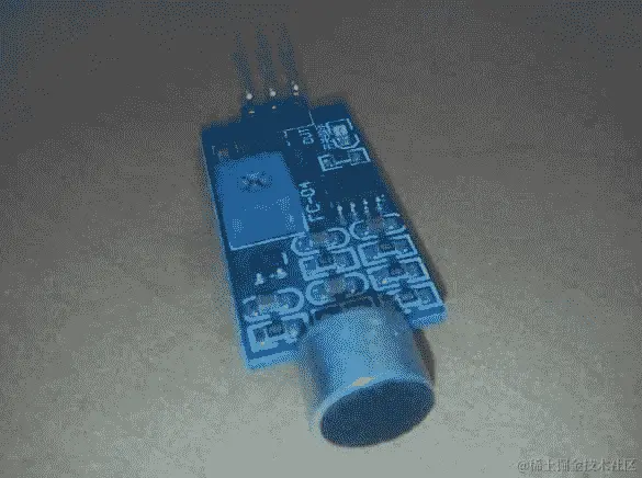 检测噪音的间谍麦克风