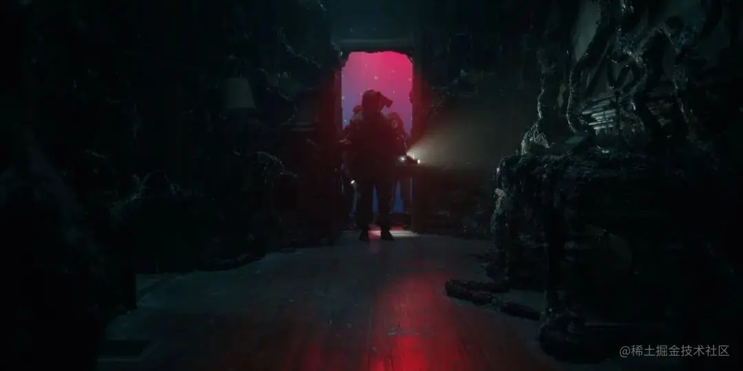 手电筒的光束照亮空气中的灰尘或烟雾