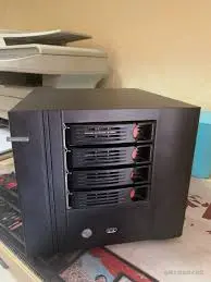 丐版 NAS（来源：https://www.moyublog.com/notes/919.html）