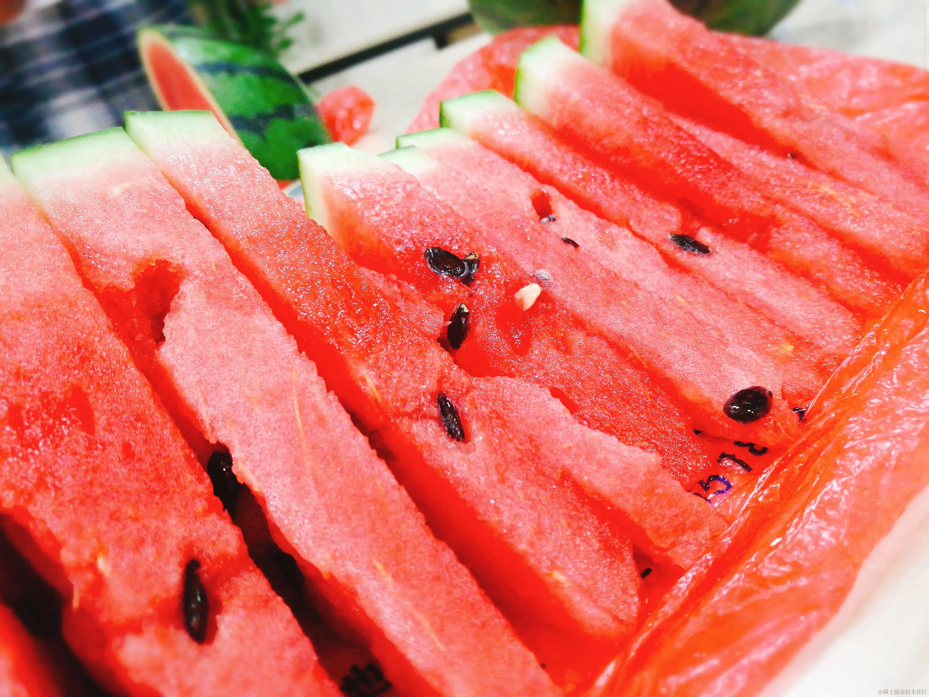 这里写图片描述